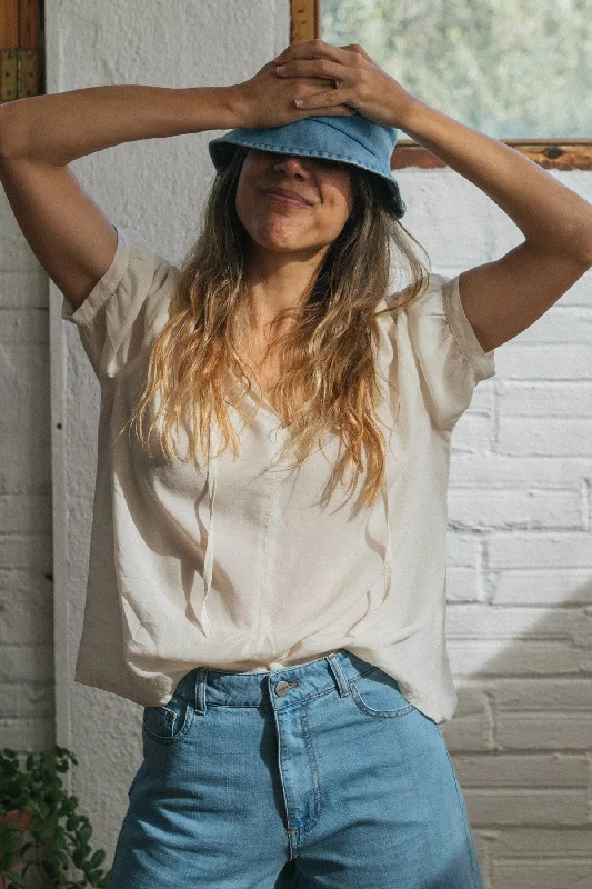 Restinga Shirt Ecru White Elegant Off-Shoulder Short Shirt