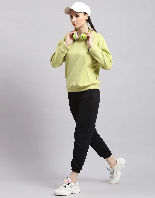 Women Green Solid Round Neck Full Sleeve Sweatshirt Hoodie with Oversized Fit Loose Comfortable Women Green Solid Round Neck Full Sleeve Sweatshirt Hoodie with Oversized Fit Loose Comfortable
