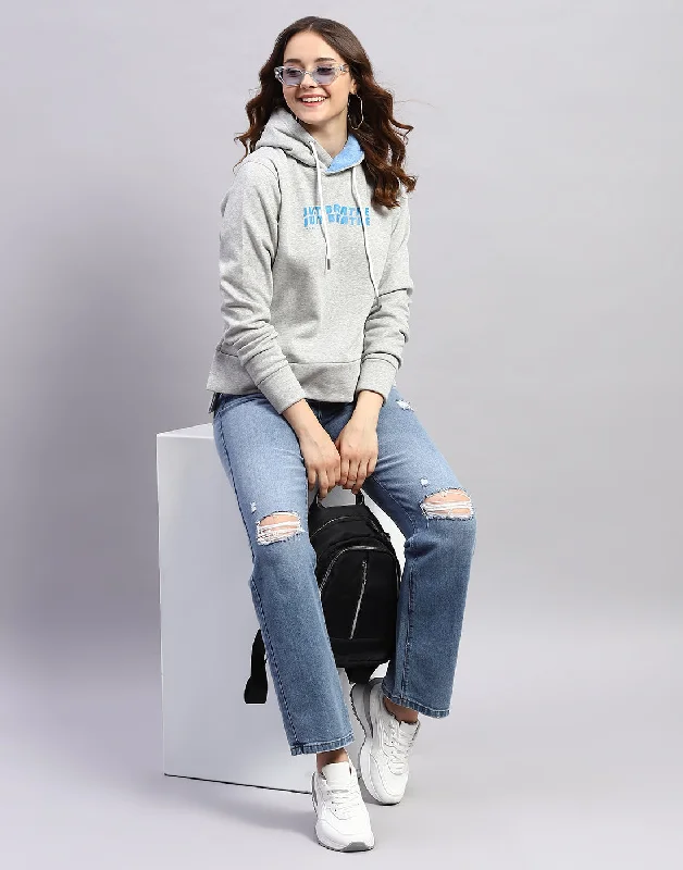 Women Grey Solid Hooded Full Sleeve Sweatshirt Hoodie with Crew Neck Simple Timeless Women Grey Solid Hooded Full Sleeve Sweatshirt Hoodie with Crew Neck Simple Timeless